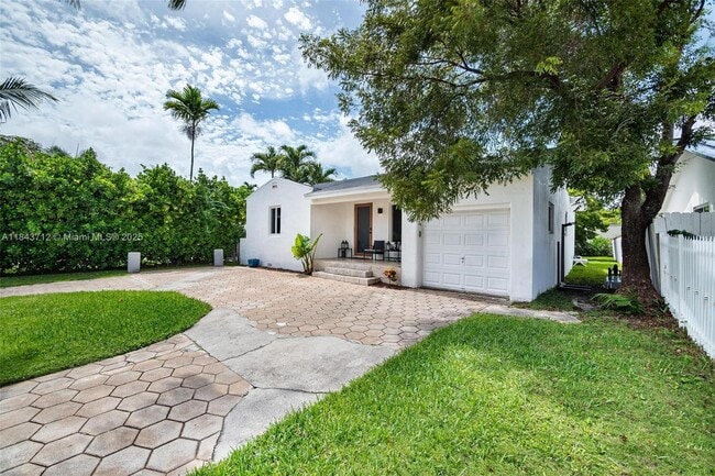 Building Photo - 2350 SW 24th Ter