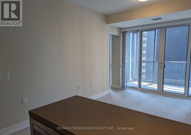 Building Photo - 7 Grenville St