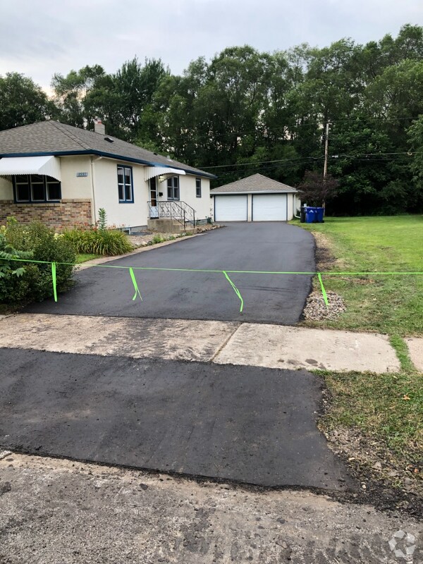 Frost Lake Apartments for Rent with a Garage Saint Paul, MN 1 Rentals