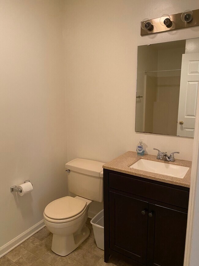 806 Patrick Henry Dr, Blacksburg, VA 24060 Townhome Rentals in