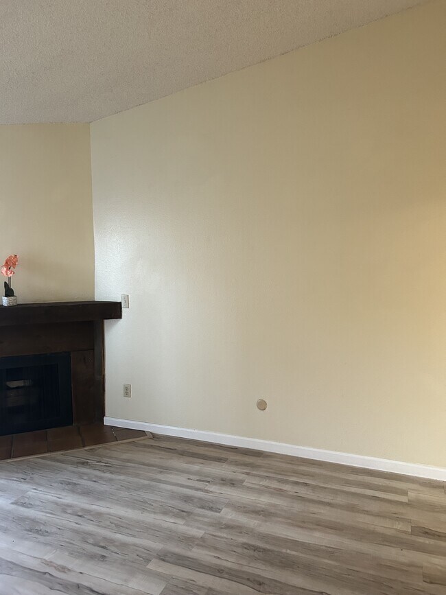 Foto del edificio - 1313 Floyd Ave