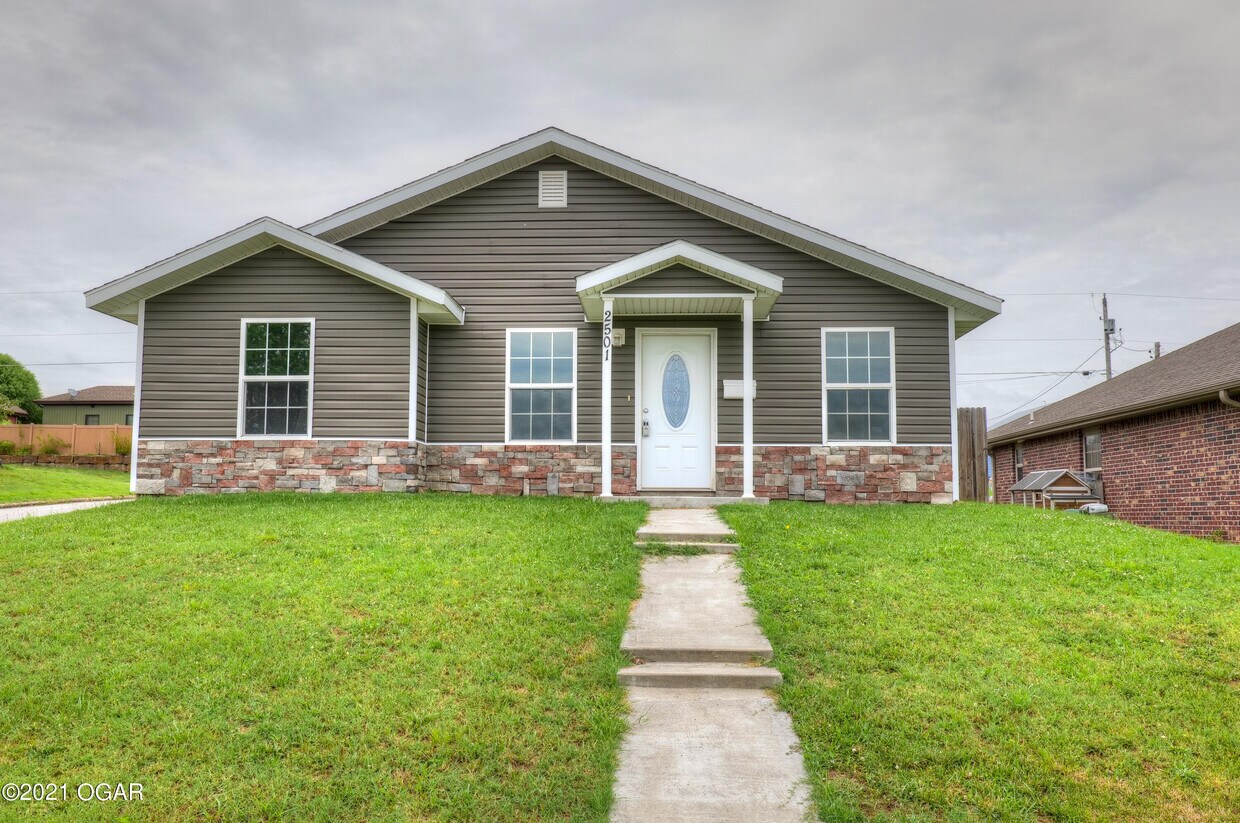 2501 Bird Ave, Joplin, MO 64804 Condo for Rent in Joplin, MO