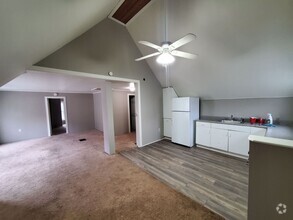 Building Photo - 8 Linwood Pl