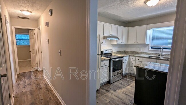 Foto del edificio - 1050 Mathews Ct