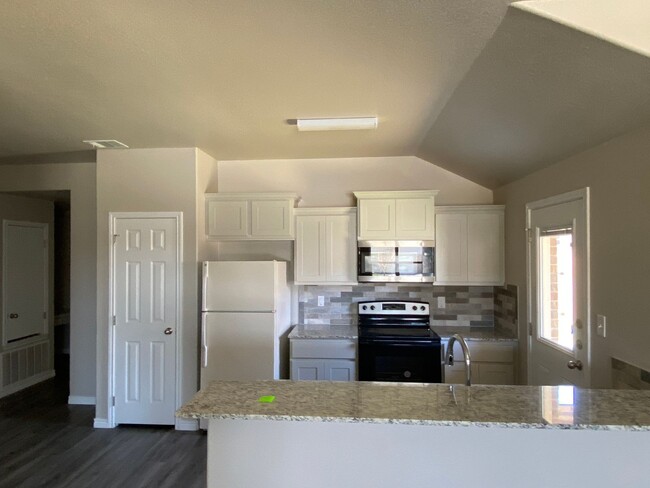 Building Photo - 130 Wind Ridge