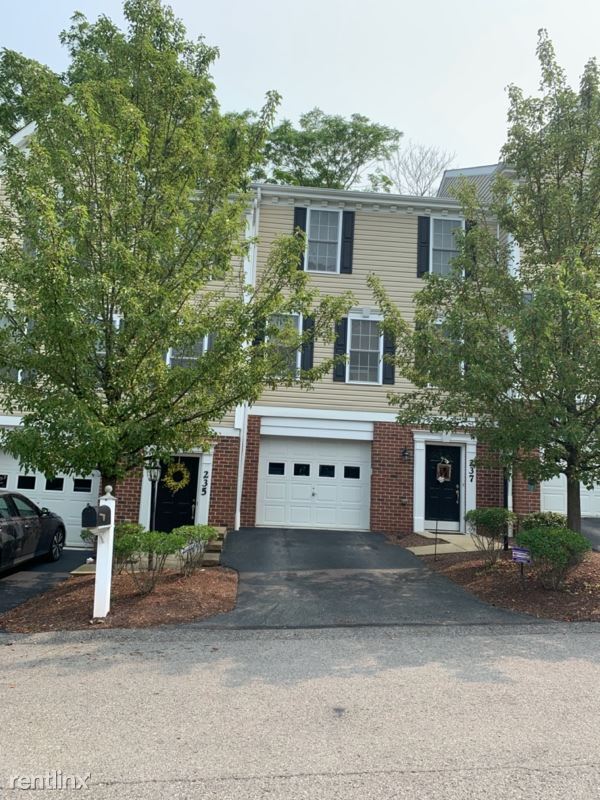 Primary Photo - 3 br, 2.5 bath Townhome - 237 Persimmon