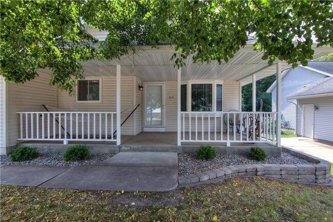 Building Photo - $2,000| 3BD 2BA| 715 Hewitt Street | Avail...