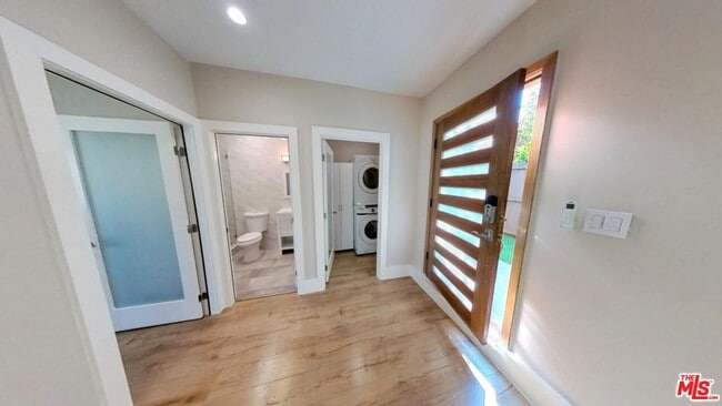 Foto del edificio - 6440 Yarmouth Ave