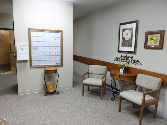 Foto del edificio - Pheasant Valley Courtyard Apartments