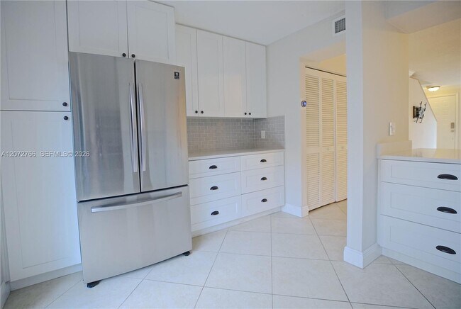 Foto del edificio - 10196 SW 77th Ct