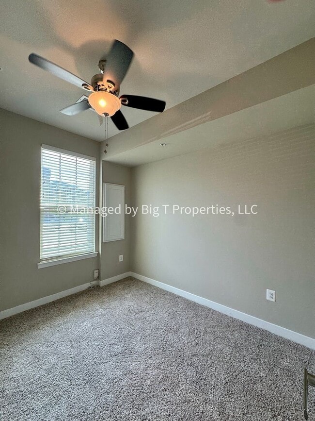 Photo - Walk to Largo Metro! House