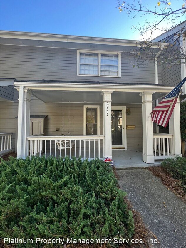 Primary Photo - 2 br, 2.5 bath House - 2747 Farmstead Rd Se