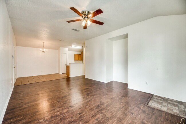 Building Photo - 10340 Blackjack Oaks Dr