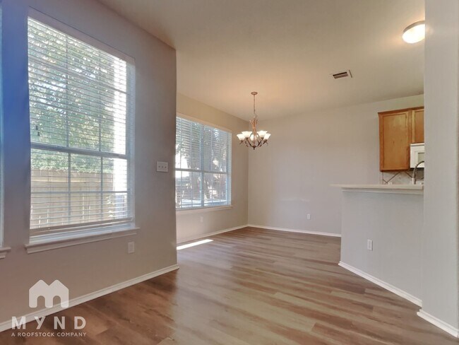 Foto del edificio - 2632 Century Park Blvd