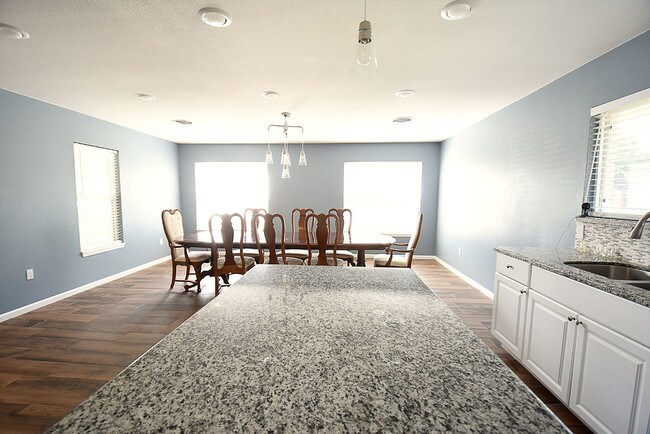 Foto del edificio - 401 W Brookside Dr