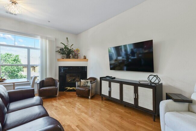 Foto del edificio - 5401 South Park Terrace Avenue, Unit 102D