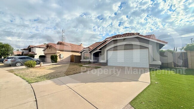 Photo - 307 N Red Rock St House