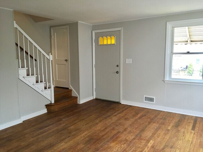 Foto del edificio - Fantastic 3 Bedroom EOG Townhome with Parking Pad in Parkville!