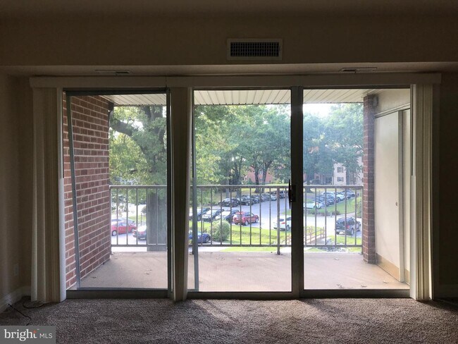 Building Photo - 82 Drummers Ln