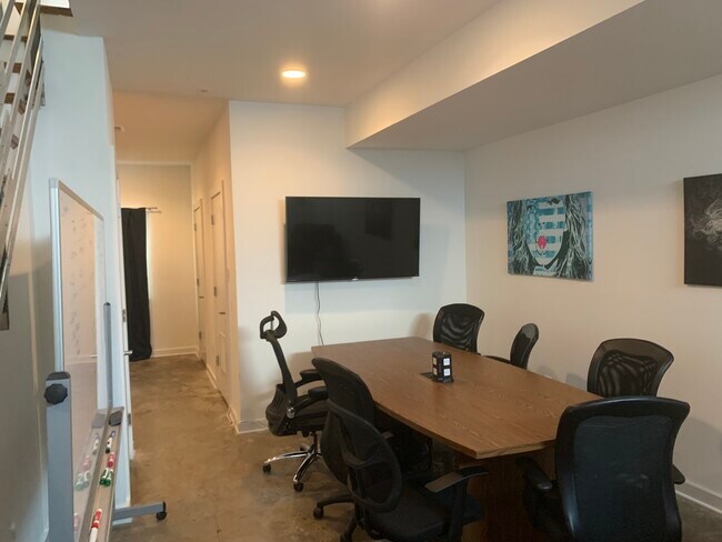 Foto del edificio - 704 W Thompson St