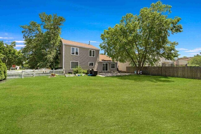 Foto del edificio - 264 N Southport Rd