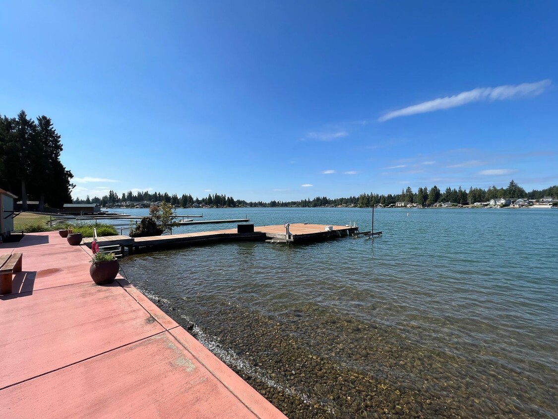 Primary Photo - Lake tapps waterfront MIL Apartment with c...