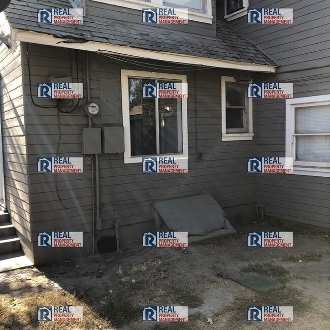 Building Photo - 1323 Monterey Ave