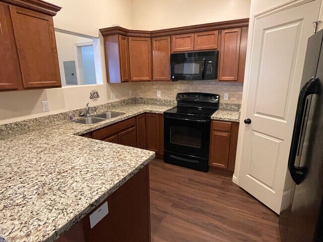 Foto del edificio - 3 Bedroom/2 Bathroom Condo in Midvale