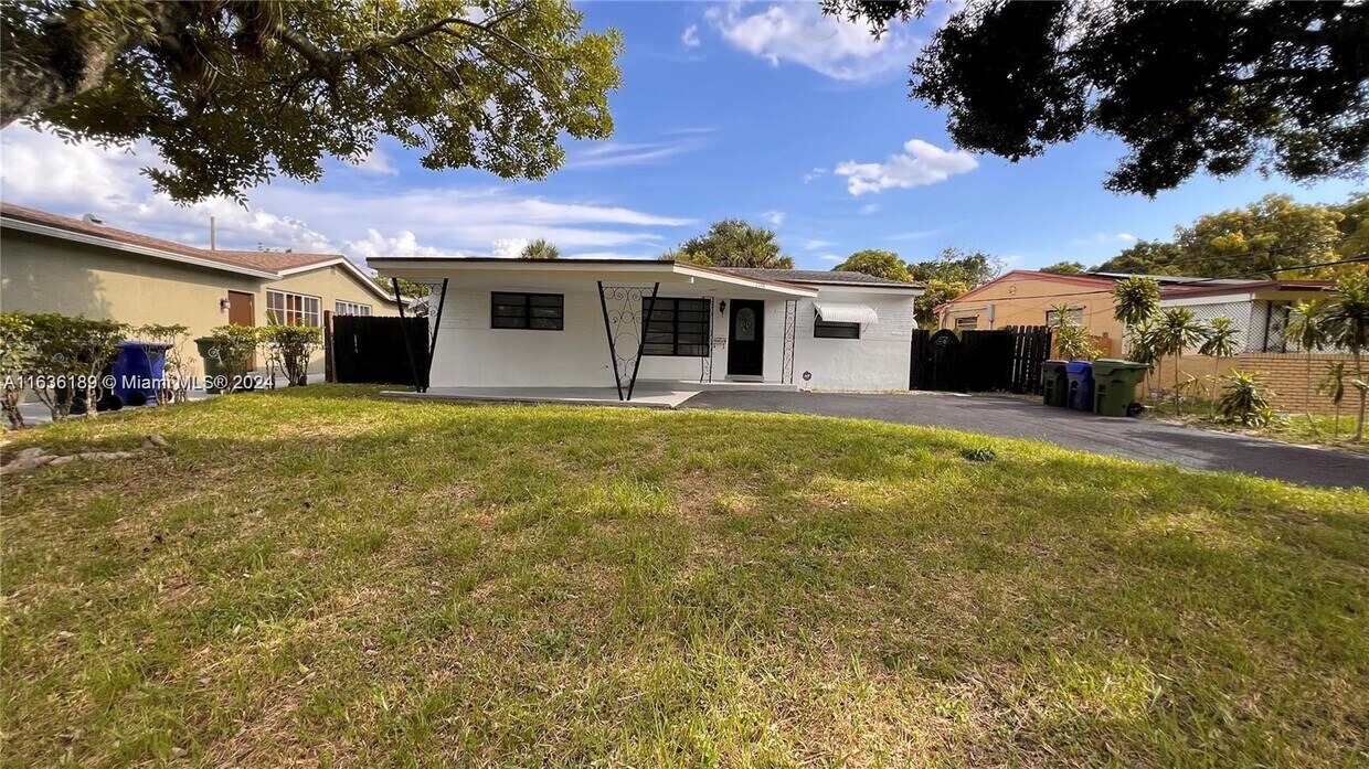 Primary Photo - 2748 SW 8th St