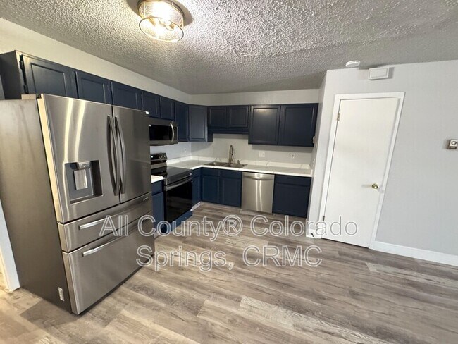 Building Photo - 5525 Tomah Dr