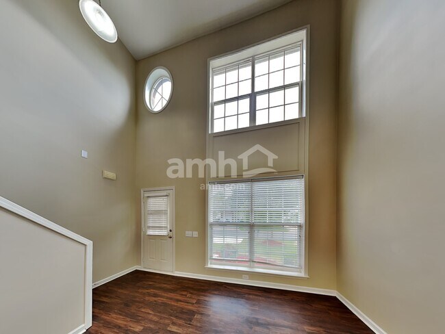 Building Photo - 3420 Laurenhurst Lane