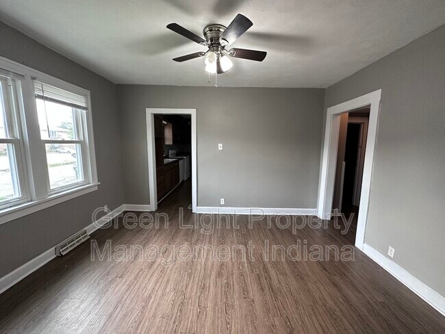 Foto del edificio - 1202 E 8th St