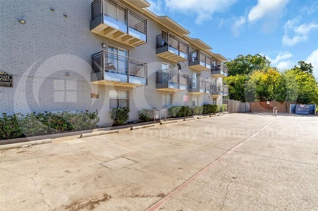 Foto del edificio - 4502 Gaston Ave