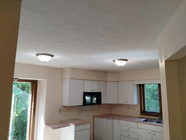 Building Photo - 20277 Emery Rd