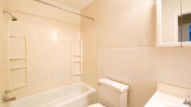 Building Photo - 1455 Catherine St