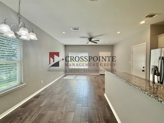 Foto del edificio - Tour Today! 2 bedroom 2 bathroom duplex in Tyler!
