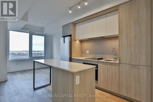 Building Photo - 395 Square One Dr