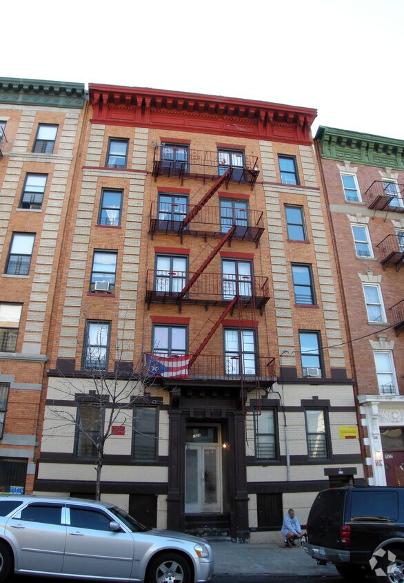 Primary Photo - 1528 Bryant Ave