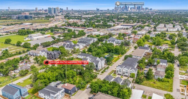 Foto del edificio - 6810 Del Rio St