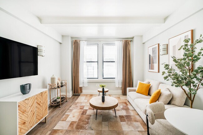 Building Photo - 240 W 73rd St