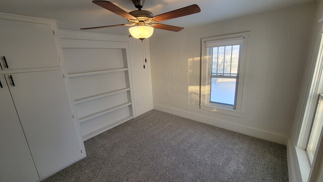 Building Photo - 1025 C Ave