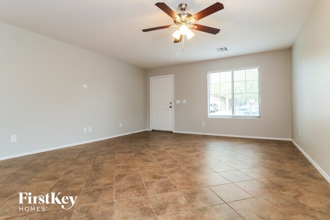 Foto del edificio - 25795 W Twilight Ln