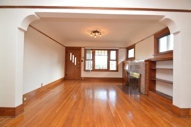 Building Photo - 3160 Juniper St