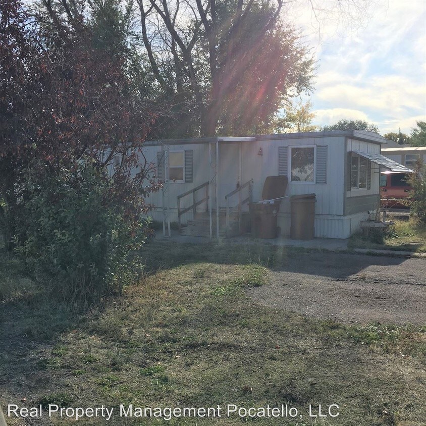 Primary Photo - 210 W Chubbuck Rd