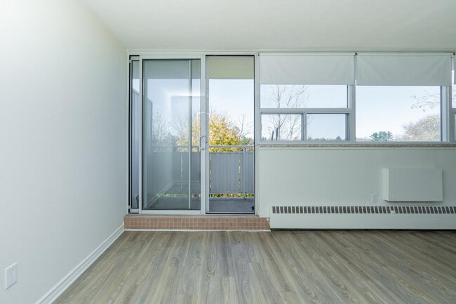 Building Photo - 6320 Valley Way