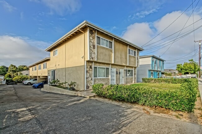 Building Photo - 2016 Nelson Ave