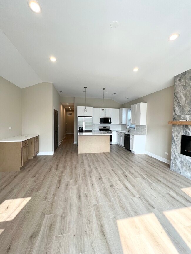 Foto del edificio - 4934 S Champlain Ave