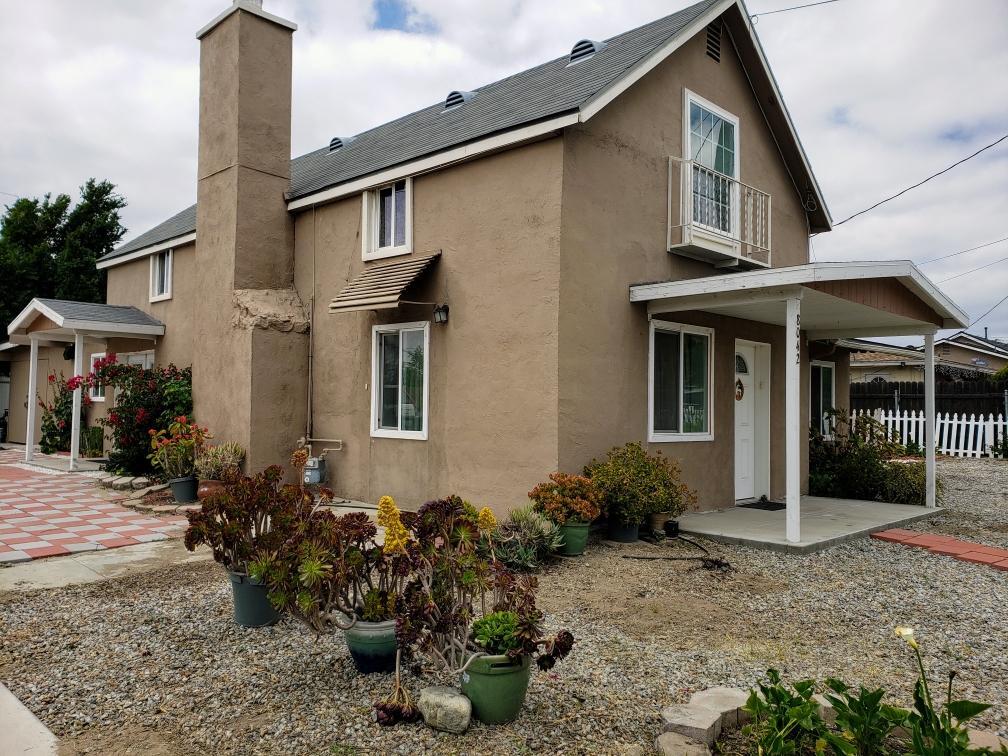 Foto principal - 8042 Laurel Ave