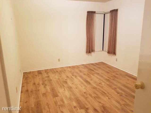 Building Photo - 2 br, 2 bath Apartment - 2465 NW 49th Ter