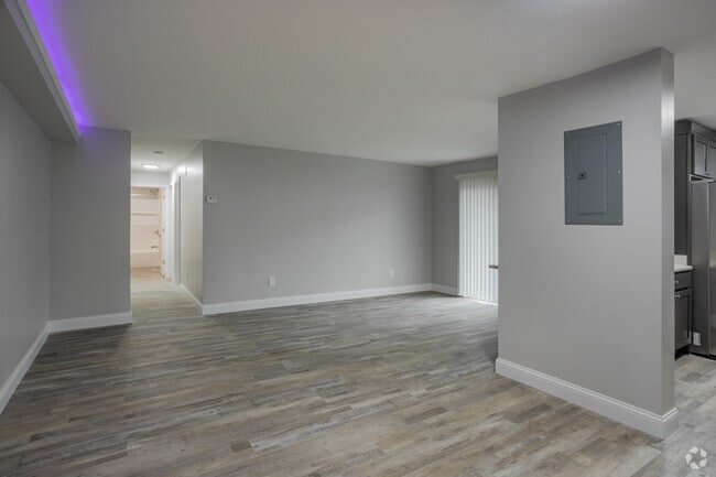 2BD, 1BA - 950SF - TERRA – Parma Heights